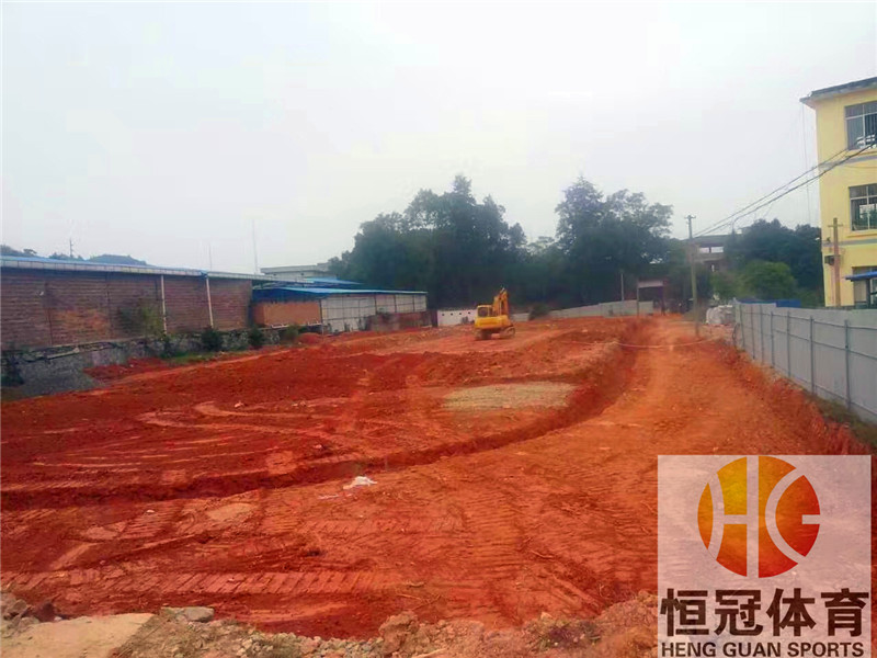 柳州塑膠跑道建設(shè)｜三江縣塑膠跑道｜校園塑膠跑道施工